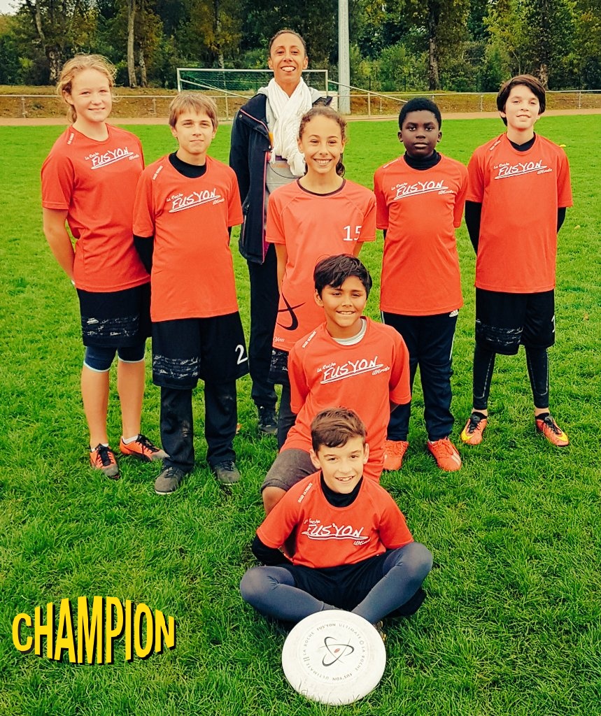 Ultimatefusyon's tweet photo. 🔊🇫🇷 @larochesuryonfr #ultimate @DepVendee debarque en force
aux championnats de france #ultimate @FFFlyingDisc à 🏟 @villedeblois le 18 & 19 janvier
👏 3 équipes (u13/u15/u20) qualifiées aux phases finales
#fairplay + #autoarbitrage + #mixite = @Ultimatefusyon https://t.co/yoxIoaiEGf