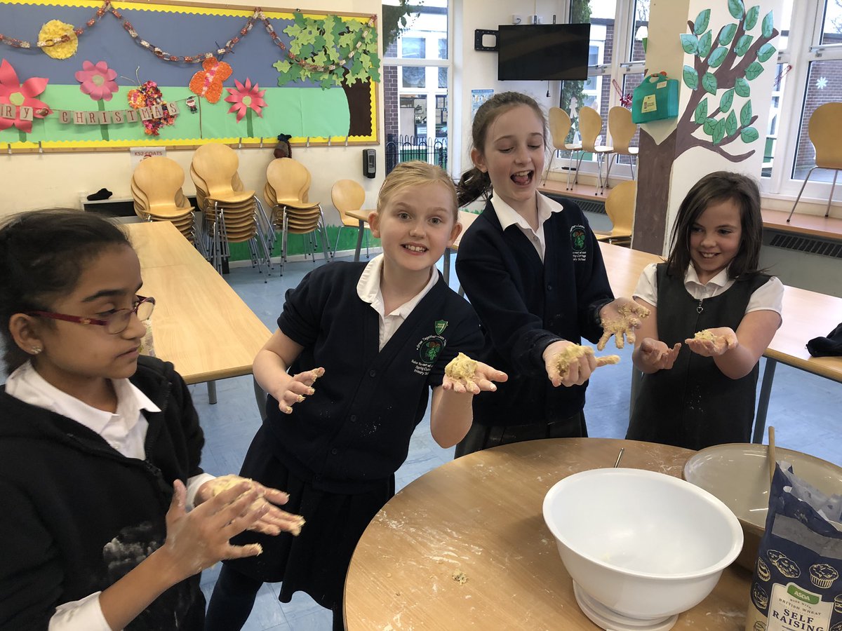 SpringCottagePS's tweet photo. More cookie baking! #springcottage6G #6G https://t.co/8PjCFtBalT