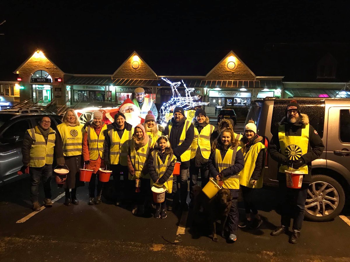 Feeling very festive last night with <a href="/IlkleyRoundTabl/">Ilkley Round Table</a> and the Santa Float. Great atmosphere and welcome as ever, thanks chaps. Thanks to everyone from LS29 and friends who came along to help - you’re all stars ✨