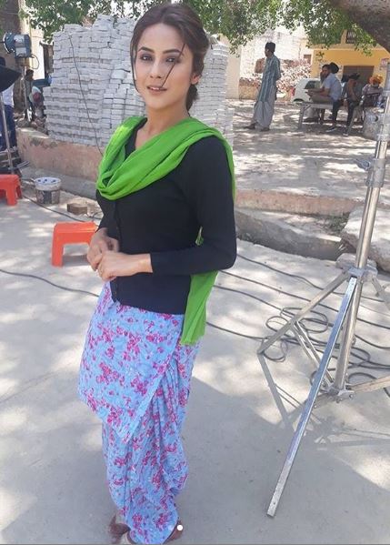 Do you know her? 😜

#BiggBoss13 #BiggBoss #BiggBos13 #SiddharthShukla #SidNaazReunion #SidNazz #SidNaazians #SidHearts #SehnaazGill #BB13WithBiggBoss_Tak