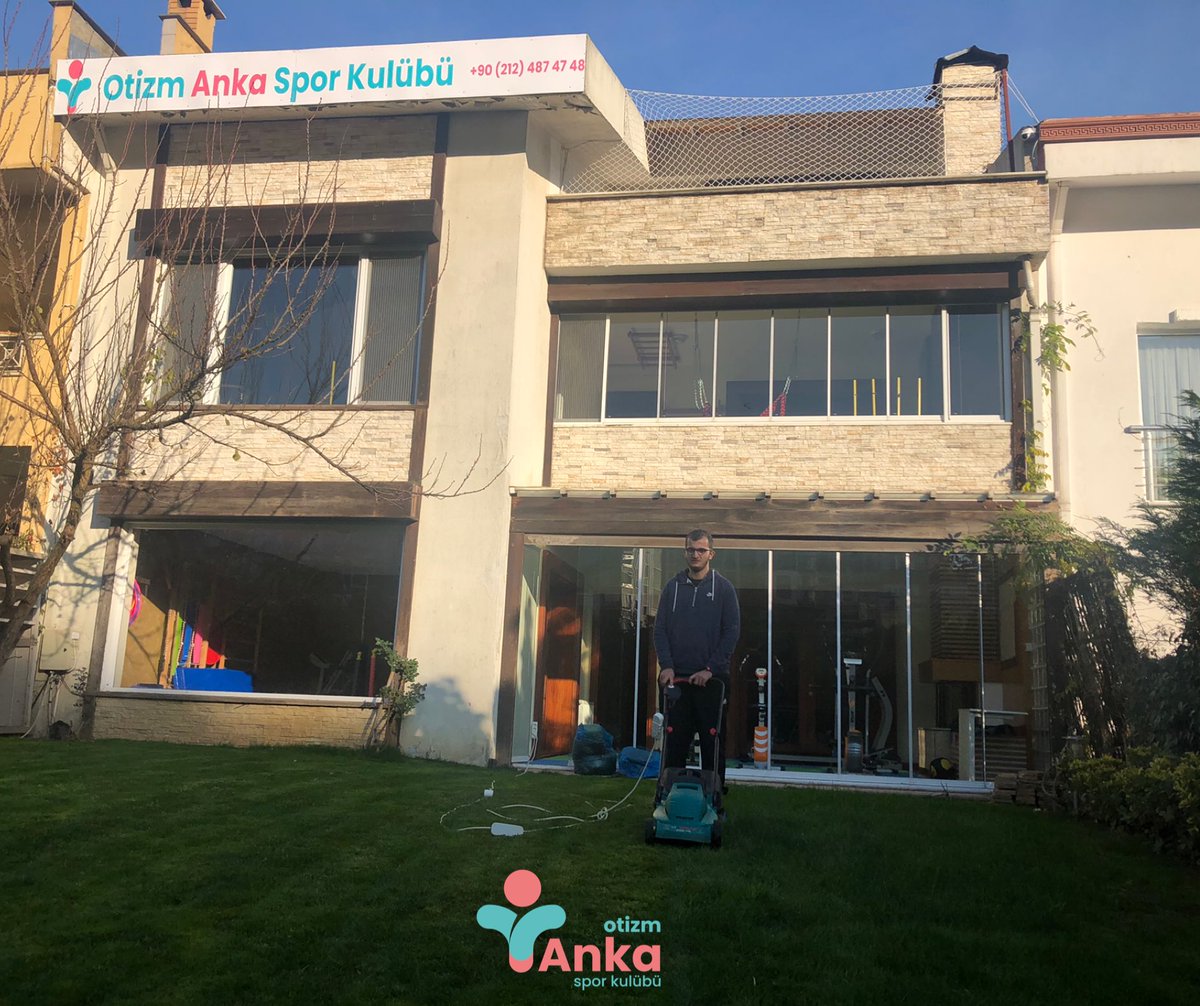 OtizmB's tweet photo. Çim biçme görevimiz başarıyla tamamlanmıştır 😊👍 #otizm #autism #spor #sporeğitimi #hareketeğitimi #başakşehir #birebireğitim #özeleğitim #özelçocuklar #ygb #yaygıngelişimselbozukluk #rettsendromu #aspergersendromu #mentalretardasyon #bep #otizmspektrumbozuklugu #yaşamkoçu https://t.co/H3LAg2Zj2D