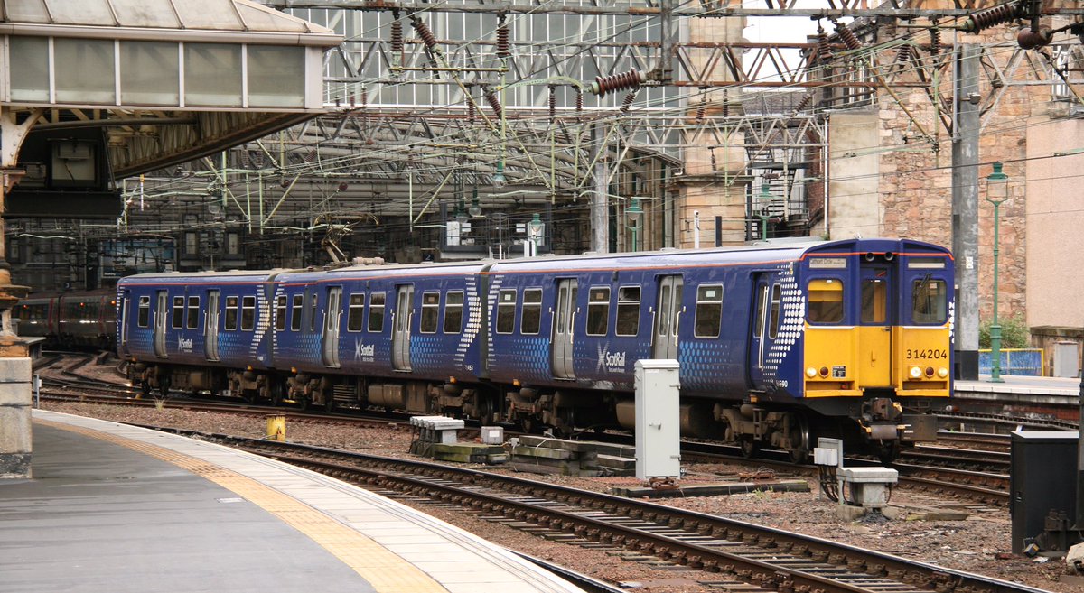 MColes_Railways's tweet image. Farewell tour for the @ScotRail Class 314’s today. Another 1970’s workhorse bowing out after many years of tireless service in and around Glasgow. Farewell.
#class314 #scotrail #spt #trains #railways #trainspotting #traintwitter #glasgow