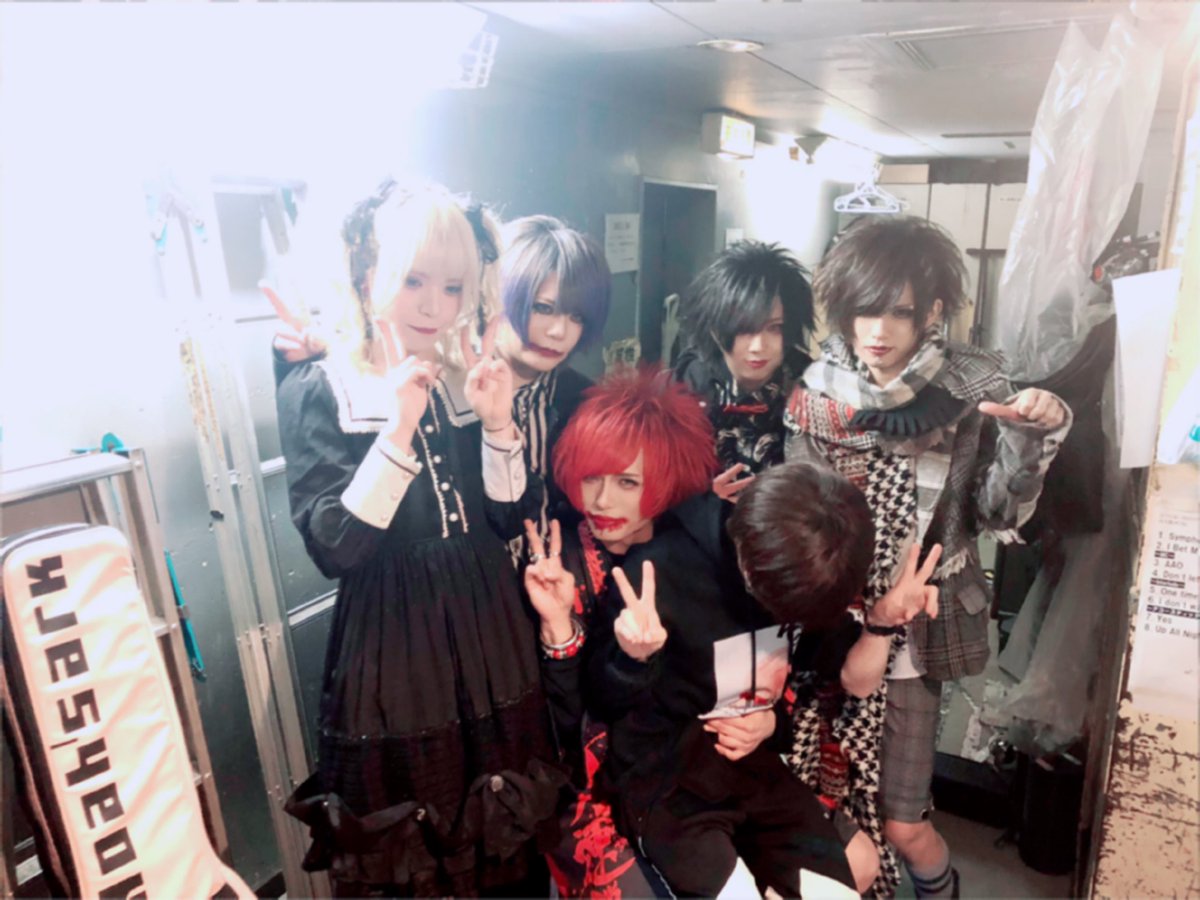 kurossan_'s tweet photo. マネジメントしていたてんさい。というバンドが12月15日大阪MUSEワンマンで解散しました。お疲れ様でした。

いっぱいバトったし、一緒にもがいたし、沢山寿命を縮めたけど最後まで支えられて良かったし僕も成長出来ました。

ほんとにこの五人は天才です。
今後また様々なところで活躍するでしょう！ https://t.co/V2WJ1sLT8h