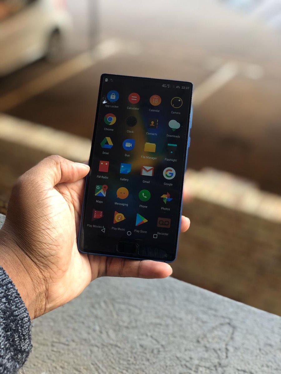 MbaliyethuS's tweet photo. Yes you heard right,the Libra phone is owned by a young Kasi entrepreneur @lebogangmokubel .To pre order yours visit
π https://t.co/b91OTCdlqm NOW! #Libra18Dec #ReasonsToBuyLibra https://t.co/CbwpGxKaN0