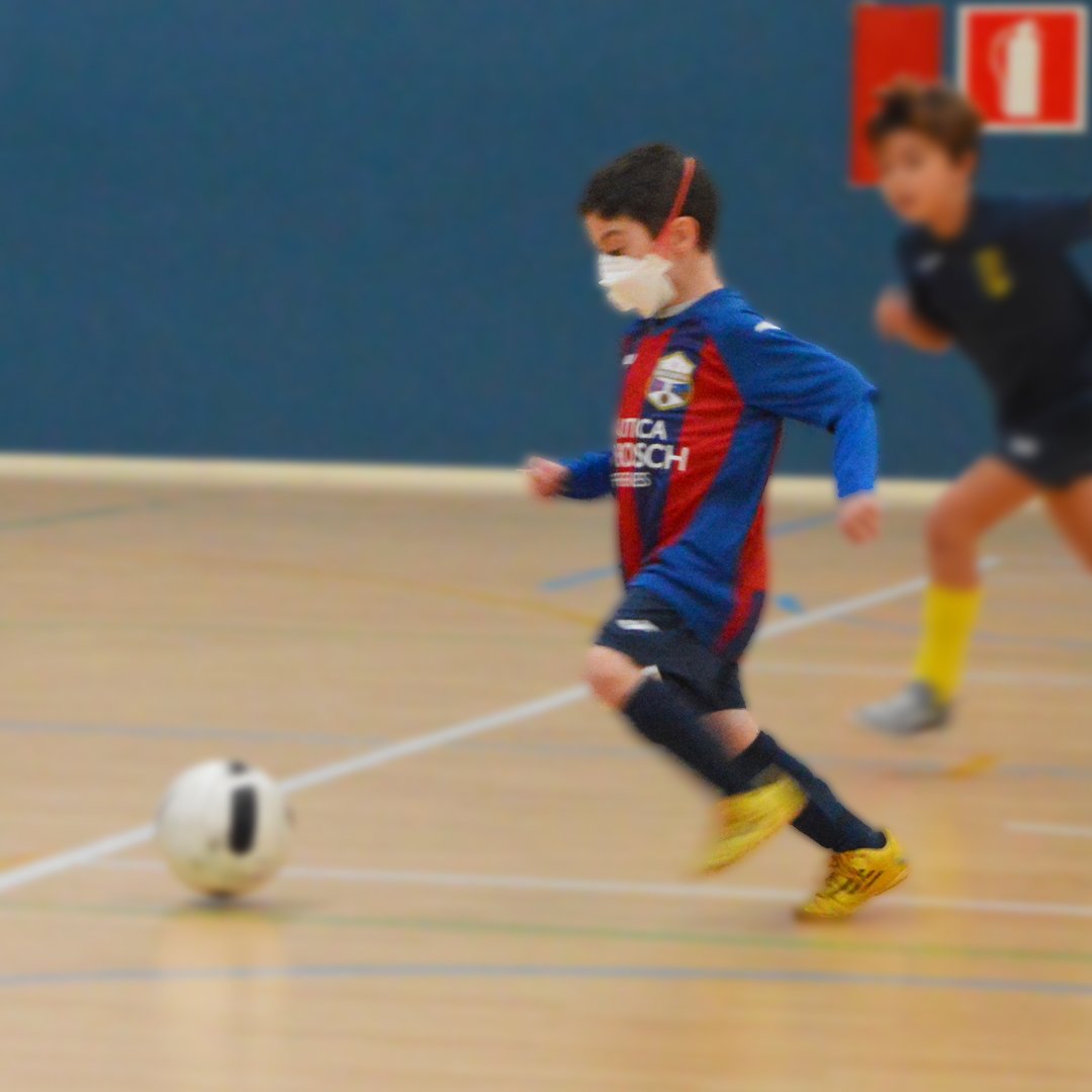 fcarreras's tweet photo. ⚽ Hoy, ni Messi, ni Modric, ni Ramos, ni Ansu Fati... el más IMPARABLE es Lluís 💪. (abrimos hilo ⬇) https://t.co/PUYylCpbVW