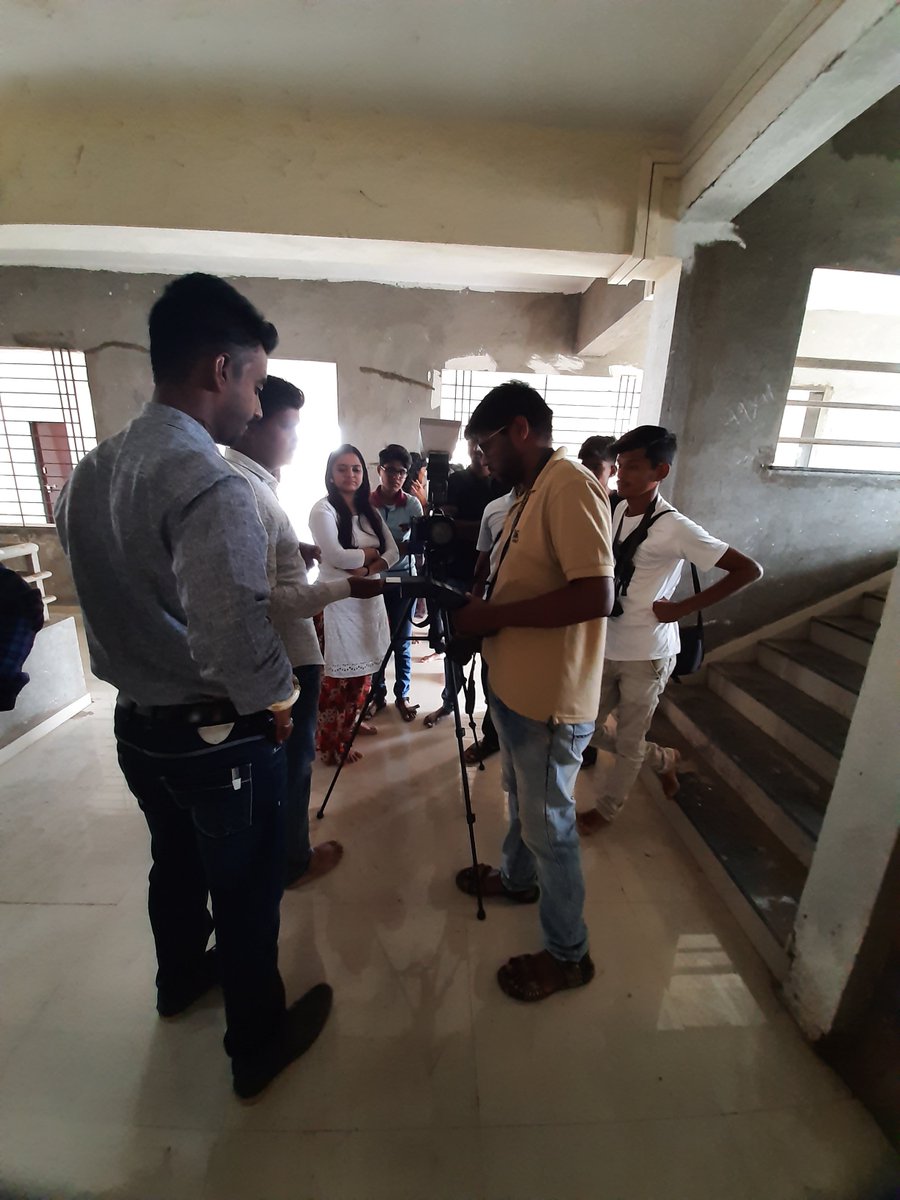 DreamZoneSchool's tweet photo. On 5th December 2019 Dreamzone Sangli, Maharashtra Centre Conducted Workshop on Wedding Photography, more than 10 Students Participated and learnt how Photography course will help them to start a career.

#dreamzone #photographycourse #photography https://t.co/h1UOqazdLo