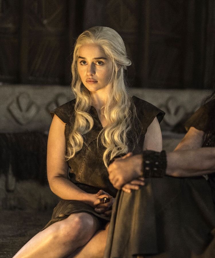cIarkethings's tweet photo. Emilia Clarke on who’s the most significant person in her recovery beside her parents.

“Genuinely the most significant person in my recovery was Mother of Dragons she was the actual thing that got me out of bed everyday.” https://t.co/Ykvqn5Emkx