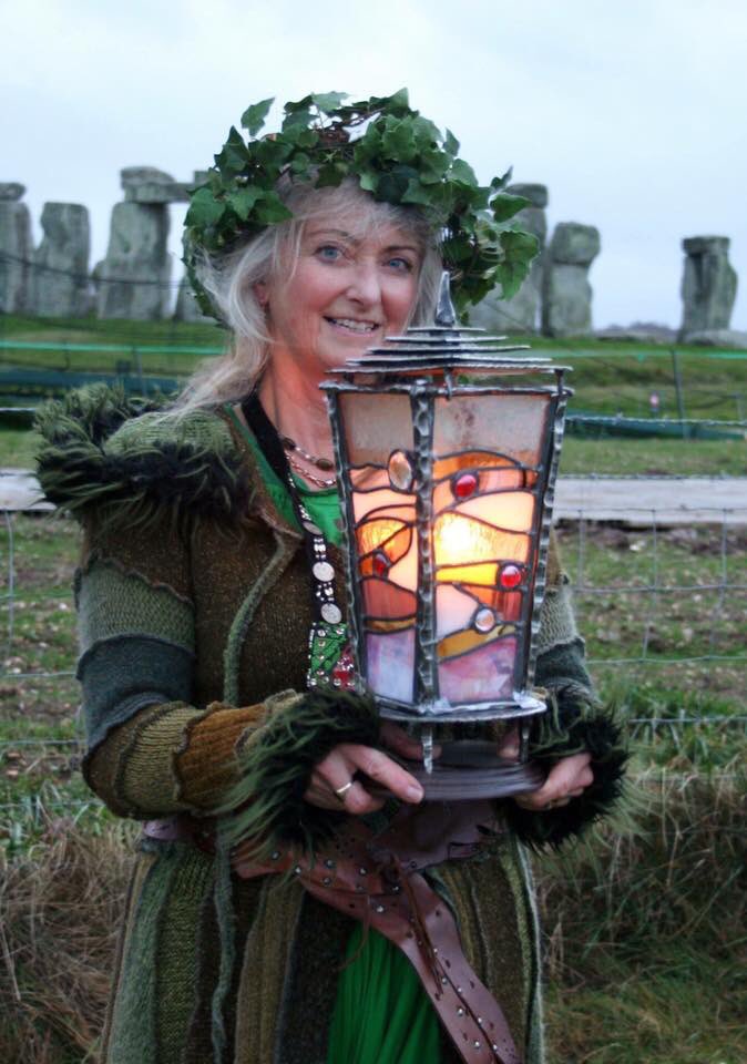 AmesburyMuseum's tweet photo. On Saturday 21st the Solstice Lantern will be lit as sun sets at #Stonehenge capturing the last embers of light from the shortest day &amp; taken to Blick Mead. At 5.00pm a lantern procession leaves Amesbury central car park to find the light &amp; celebrate Mid Winter @ Amesbury Abbey https://t.co/5GEQ89aid8