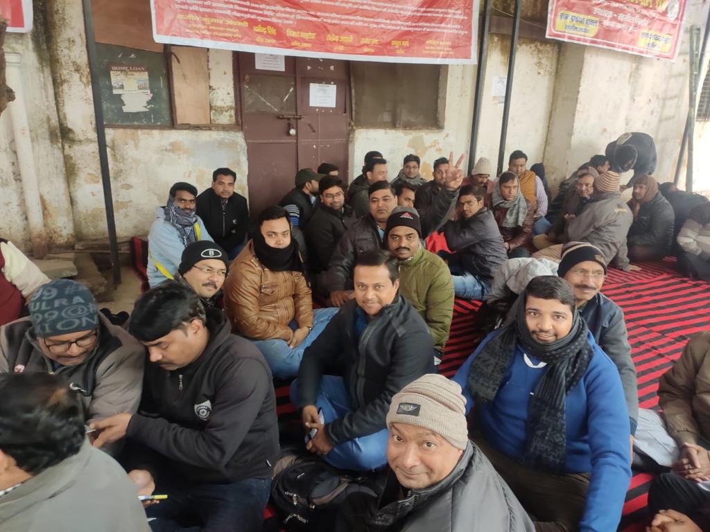 navneet01011979's tweet photo. #uplekhpalstrike
@News18UP
@CMOfficeUP
@myogiadityanath
@PMOIndia
@narendramodi
@AmitShah
@ABPNews
@ravishndtv
@aajtak
@RajatSharmaLive
@BoardofRevenue https://t.co/hk2NAV2q3x