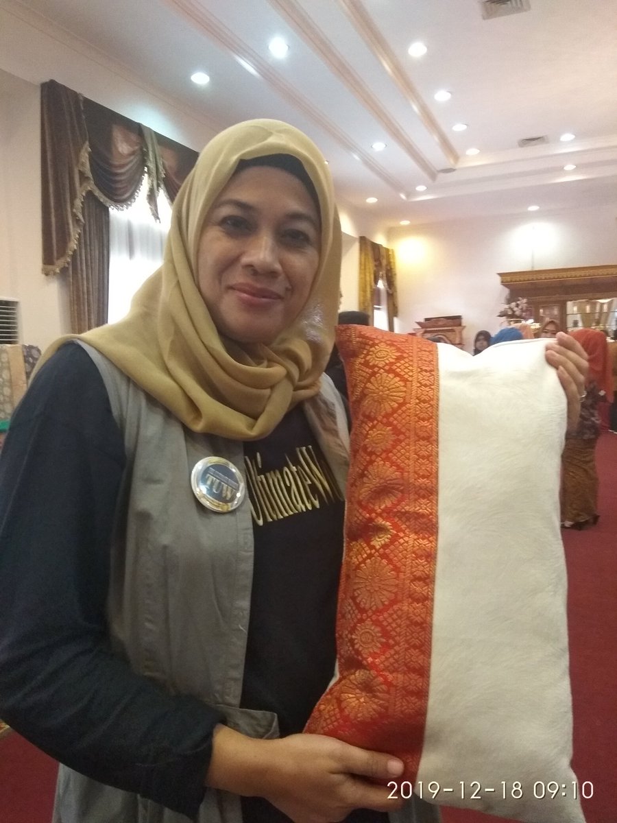 🌸Athie🌸 (@athie__05) on Twitter photo madam <a href="/WomenUltimate/">The Ultimate Women</a> & @TUWnBrothers hari ini ikut serta bazzar UMKM di acara Hari Ibu di Griya Agung Istana Gubernur Sumatra Selatan
<a href="/Jimeholow/">Dian_Tjs 🇲🇨| Tulip</a>
<a href="/marlina_idha/">Marlina ▪︎ mawar 🌹</a>
<a href="/b_fjakarta/">Oma Edelweiss 🪻🪻</a>
<a href="/Ajeng__Cute16/">AjengCute16</a>
<a href="/macan_uTara/">ᄊムcム刀 uイム尺ム ®️</a>
#TheUltimateWomen
#TUWkordaSumsel
#Pewirausahapemula madam <a href="/WomenUltimate/">The Ultimate Women</a> & @TUWnBrothers hari ini ikut serta bazzar UMKM di acara Hari Ibu di Griya Agung Istana Gubernur Sumatra Selatan
<a href="/Jimeholow/">Dian_Tjs 🇲🇨| Tulip</a>
<a href="/marlina_idha/">Marlina ▪︎ mawar 🌹</a>
<a href="/b_fjakarta/">Oma Edelweiss 🪻🪻</a>
<a href="/Ajeng__Cute16/">AjengCute16</a>
<a href="/macan_uTara/">ᄊムcム刀 uイム尺ム ®️</a>
#TheUltimateWomen
#TUWkordaSumsel
#Pewirausahapemula