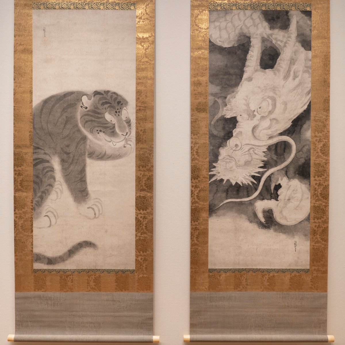 俵屋宗達「龍虎図」 宗達独特のたらし込みで滲ませた黒雲の深みから