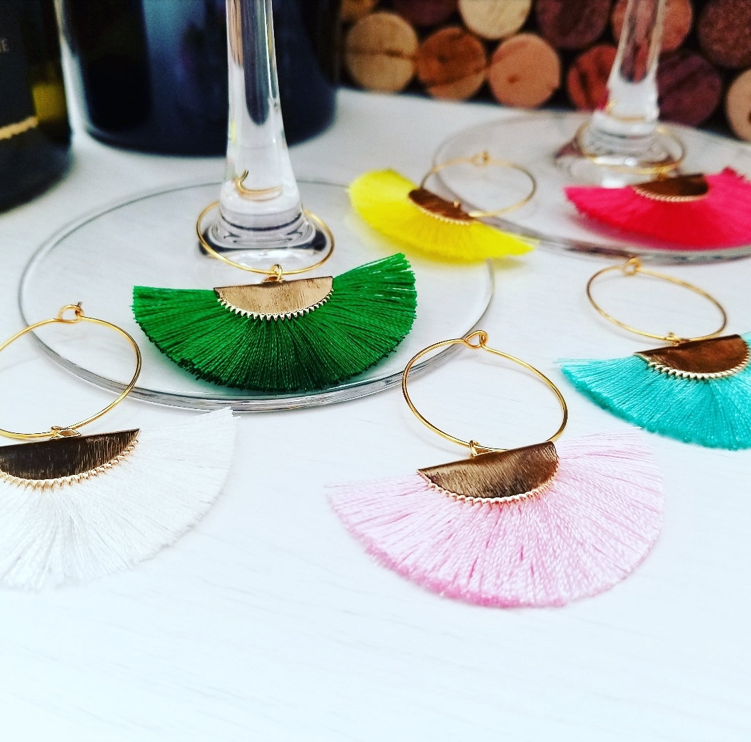 LasmasCreations's tweet photo. Thanks for the kind words! ★★★★★ "I love these wine tassels! They came in a cute package with a ribbon and they’re exactly what I ordered! Couldn’t be happier!" Olivia S. https://t.co/bhlEZEvBVq #etsy #bridalshower #winegiftformom #bohemianbride #winefavors #bohodecor https://t.co/KfOBbnjtOr