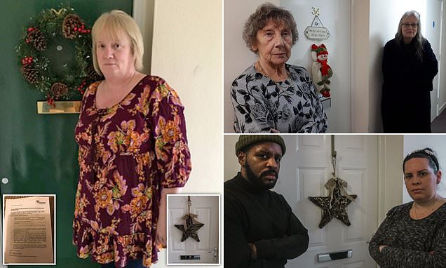 WGSGlazing's tweet photo. "Oh, no, they didn't!" "Oh, yes, they did!" What do you think of this then? >> Elf and safety! Housing bosses ban families from hanging Christmas wreaths on their front doors because they are 'a fire hazard'. https://t.co/rWYUGBOcPn https://t.co/hHwrqIbPB9