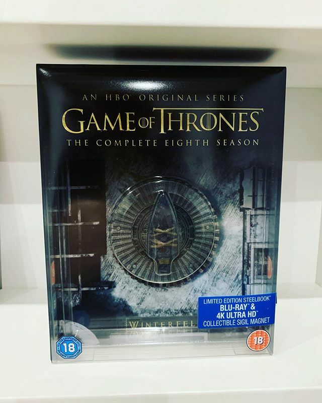 Grve27's tweet photo. Elle est arrivée l’intégral du final #gameofthrones8 #ultrahd4k #bluray édition @zavviuk 😜👌👌 https://t.co/8wIbegQ32y https://t.co/CbxxfOYO9A