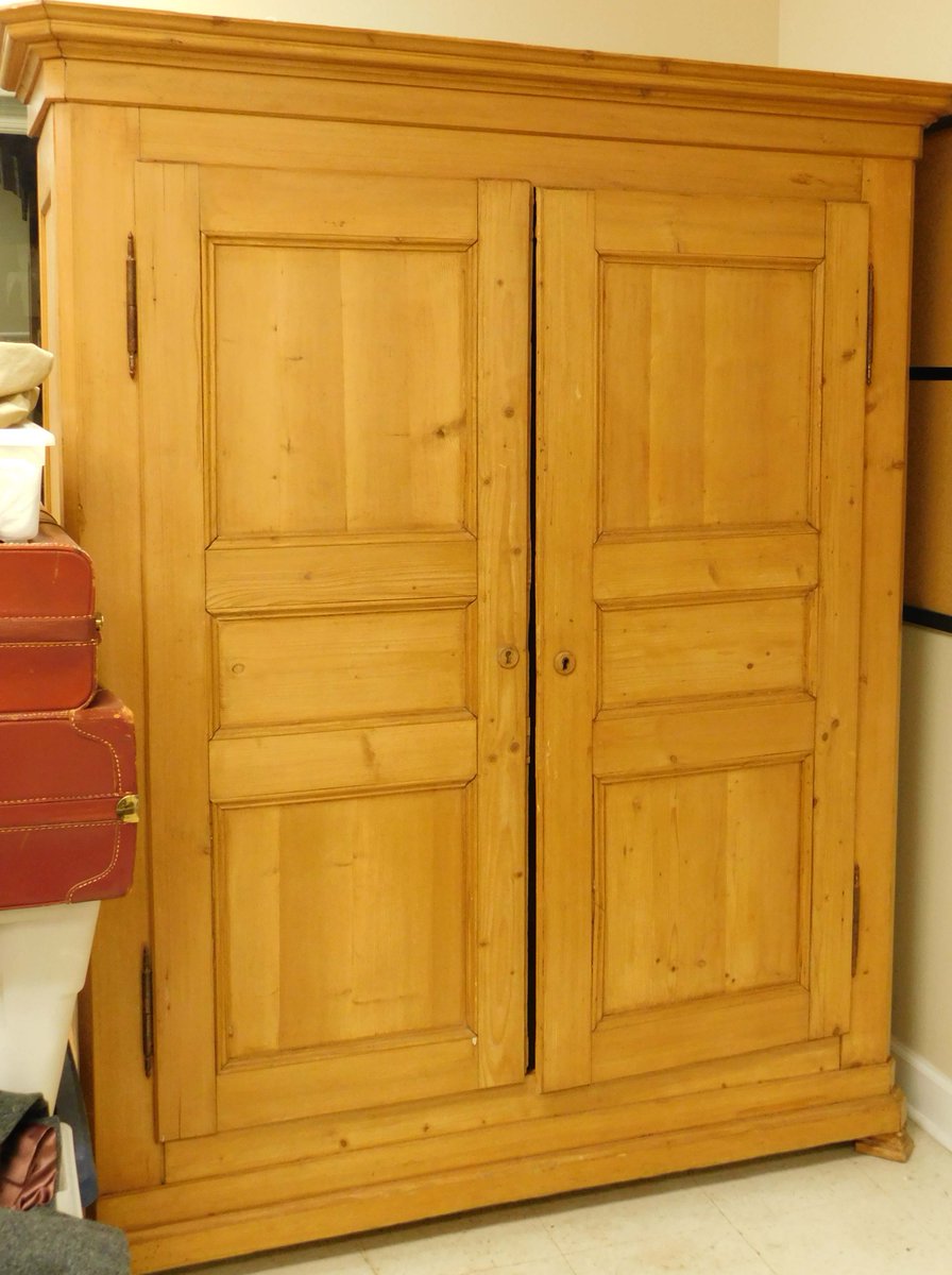 IllianaMega's tweet photo. The Illi-Ana Mega #Auction is only a couple of weeks away!  We have a lot of great items including this great cabinet! https://t.co/0qNbDuV5L2 for more info.  #furniture #auctions #illianamegaauction #indianaauctions #indianareselling https://t.co/prHPlhXR16