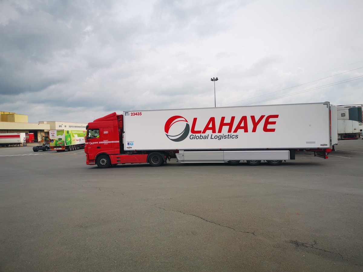 LahayeGL's tweet photo. Un prototype Chereau dans notre parc : Le Chereau ROAD
Celui-ci est équipé d’un pack aérodynamique (panneaux latérales et arrières) qui permet d’économiser jusqu’à 2L/100km en zone longue. ✅

#prototype #chereau #aérodynamisme https://t.co/QyAf7I6WFk