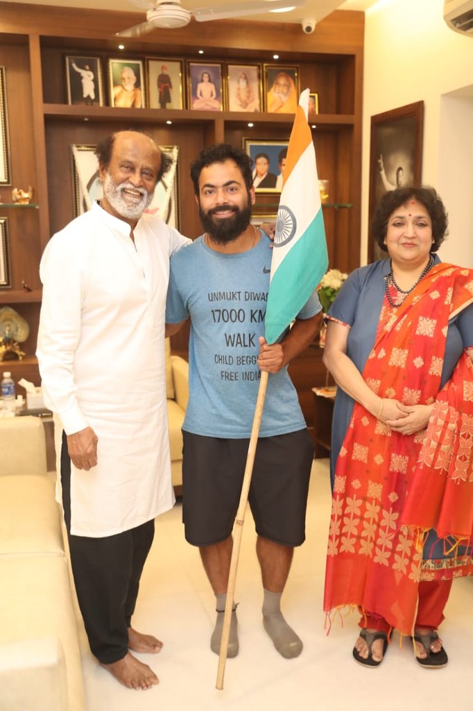 @Trollywoodv8 Dei Kirukku

He's Ashish from Delhi did a walkathon 17000 KM's and came to Chennai on 12th march hearing about the  #PeaceForChildren & Met Latha Rajinikanth & Rajinikanth and joined the campaign don't spread these kind of Fake news..