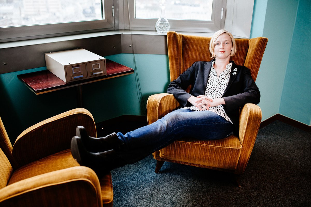 CharlieMagazine's tweet image. .@demorgen schetst het grotere plaatje bij ons afscheid. "Media zouden ook moeten samenwerken. Maar dat gesprek wordt niet gevoerd, omdat de vijandige houding tussen media zo enorm is.” - @DondersKaren (VUB) demorgen.be/tv-cultuur/cha…