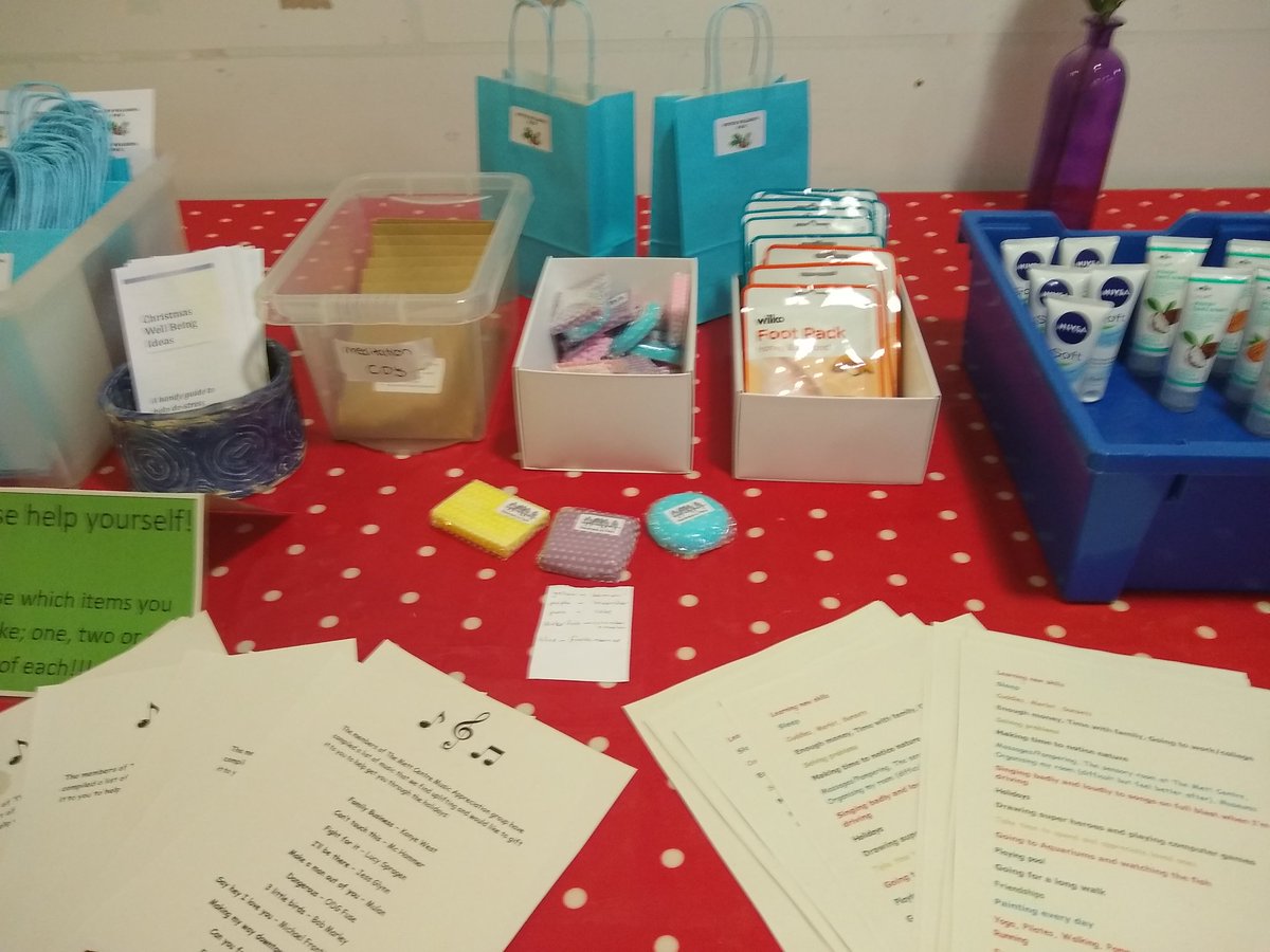 Mettlpt's tweet photo. The Mett centres winter wellbeing packs are proving incredibly popular with clients, mindfulness CDs, advice of keeping well over the festive period and personal care goodies. With thanks to our charity fund. @Mettlpt @RecoveryCollege @PatientExpLTHT @TapperT https://t.co/FcOrsPgTMJ