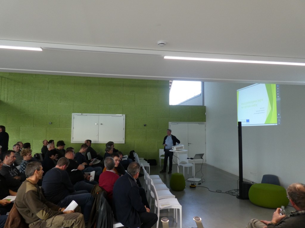 Het spuiten met chemische gewasbeschermingsmiddelen wordt steeds lastiger in verband met eisen t.a.v.  driftbeperkende maatregelen. Werken aan een weerbaar gewas beperkt het aantal toepassingen van chemie sterk. 35 agrariërs zijn gisteren in Kinrooi hierover bijgepraat.