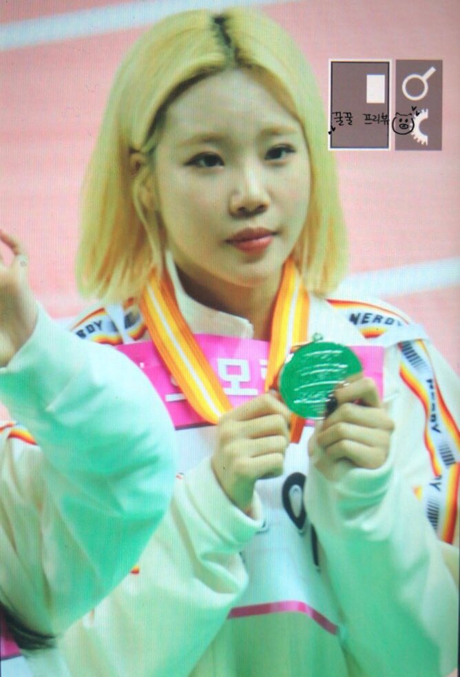 JOOE_bubu's tweet photo. 191216 아육대 프리뷰

🥈🥺🥈

#MOMOLAND #모모랜드 
#주이 #JOOE  #ジュイ
#이주원 

@MMLD_official https://t.co/A7Y7CF4q0g