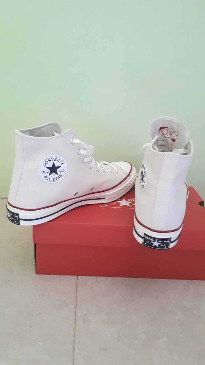 Donhaddad_'s tweet photo. @mbakul_malang minta tolong RT nya min, #wts converse chuck 70s BNIB size 43, 800k angkut gan #mbakulsepatu #converse70s #jualbelimalang https://t.co/OWmUjy46U5