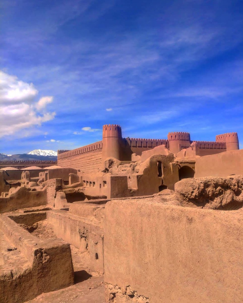 Rayen Castle, is located in the town of #Rayen in Iran's #Kerman province.
#irgotrip #iran #travel #traveler #traveliran #irantravel #asia #isfahan #kashan #yazd #shiraz #mustseeiran #tourist #adventure #travelworld #iranian #culture #tripadvisor #lonelyplanet #natgeo #tehran