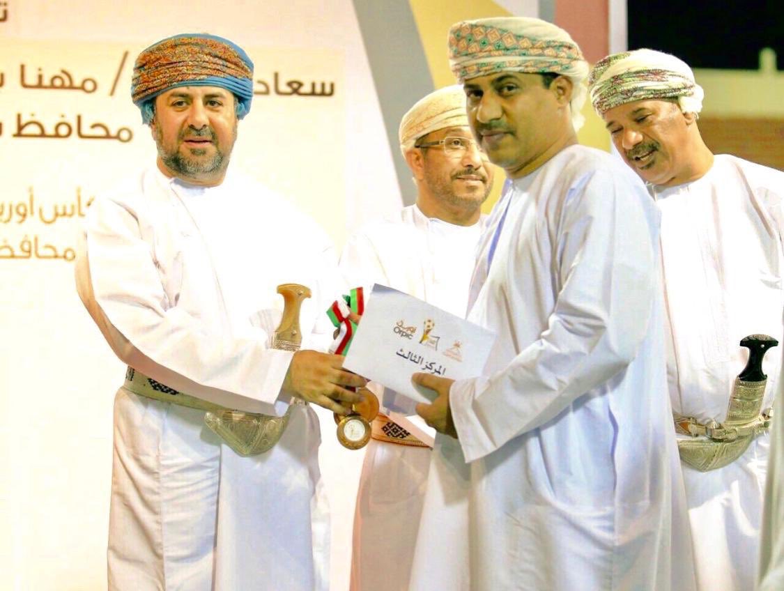 يسر إدارة الفريق أن تتقدم بالتهنئة القلبية لنجم العنابي السابق - الفاضل/ عبدالله بن علي بن حسن الفزاري ( أبو بشار )
لترقيته إلى رتبة ملازم ، متمنين له دوام التوفيق والنجاح في سائر شؤون حياته..