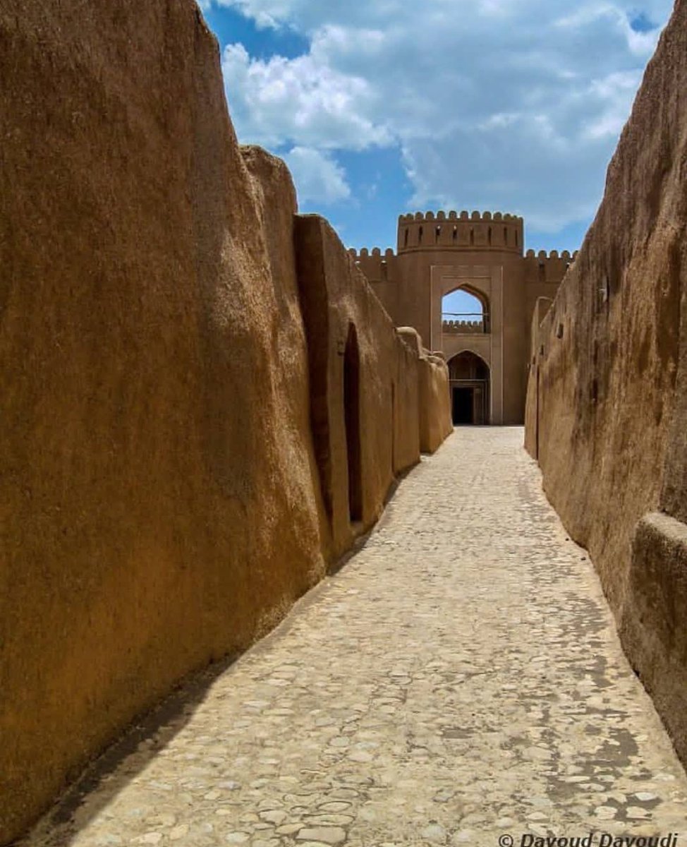 Salaradventures's tweet photo. Rayen Castle, is located in the town of #Rayen in Iran's #Kerman province.
#irgotrip #iran #travel #traveler #traveliran #irantravel #asia #isfahan #kashan #yazd #shiraz #mustseeiran #tourist #adventure #travelworld #iranian #culture #tripadvisor #lonelyplanet #natgeo #tehran https://t.co/hxVgQ3bVYc