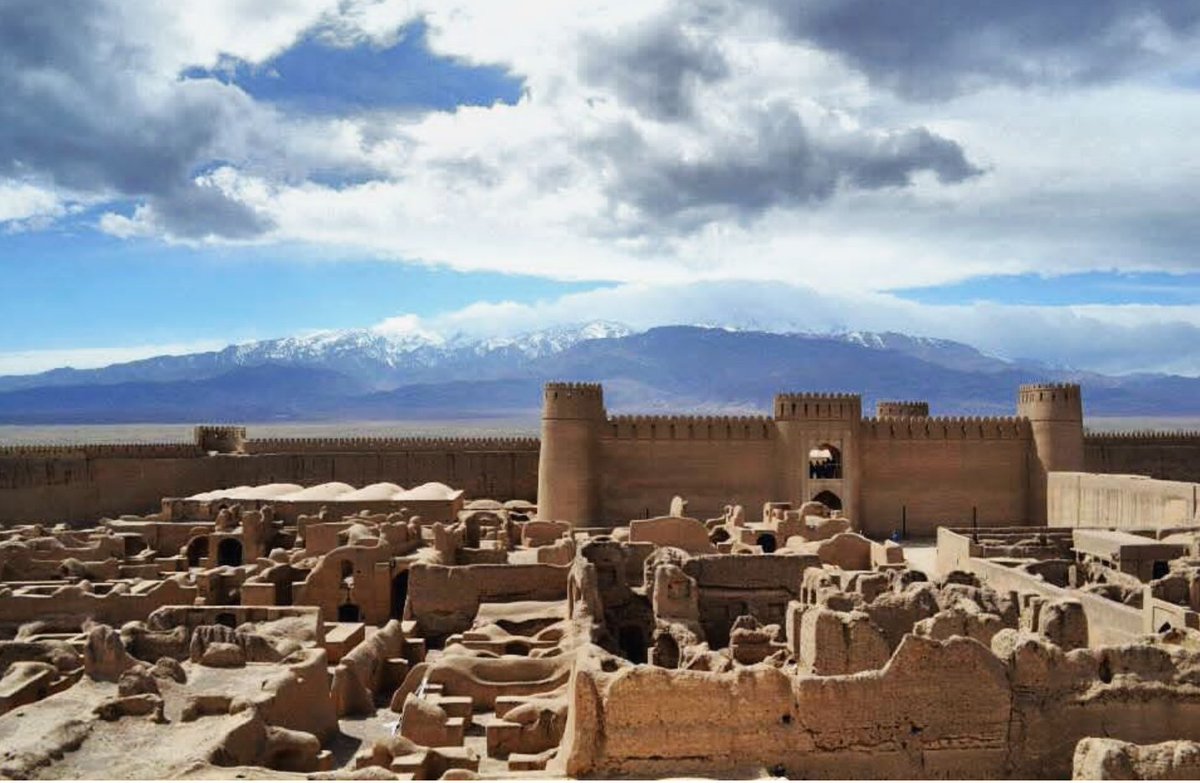 Salaradventures's tweet photo. Rayen Castle, is located in the town of #Rayen in Iran's #Kerman province.
#irgotrip #iran #travel #traveler #traveliran #irantravel #asia #isfahan #kashan #yazd #shiraz #mustseeiran #tourist #adventure #travelworld #iranian #culture #tripadvisor #lonelyplanet #natgeo #tehran https://t.co/hxVgQ3bVYc