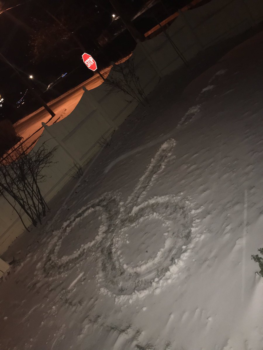 BinyamGYS's tweet photo. Yeah, I drew this perfectly circular balls shit in the snow https://t.co/H0fSj8Ivjp
