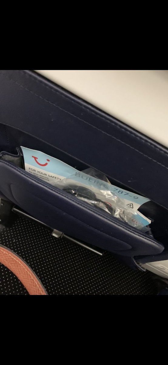 roooobs69's tweet photo. @BoeingUK @TUIUK @manairport Yea premium is great... So clean and worth the money 🙄 https://t.co/AOqUZQyb12