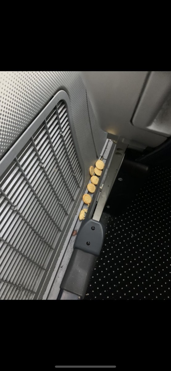 roooobs69's tweet photo. @BoeingUK @TUIUK @manairport Yea premium is great... So clean and worth the money 🙄 https://t.co/AOqUZQyb12