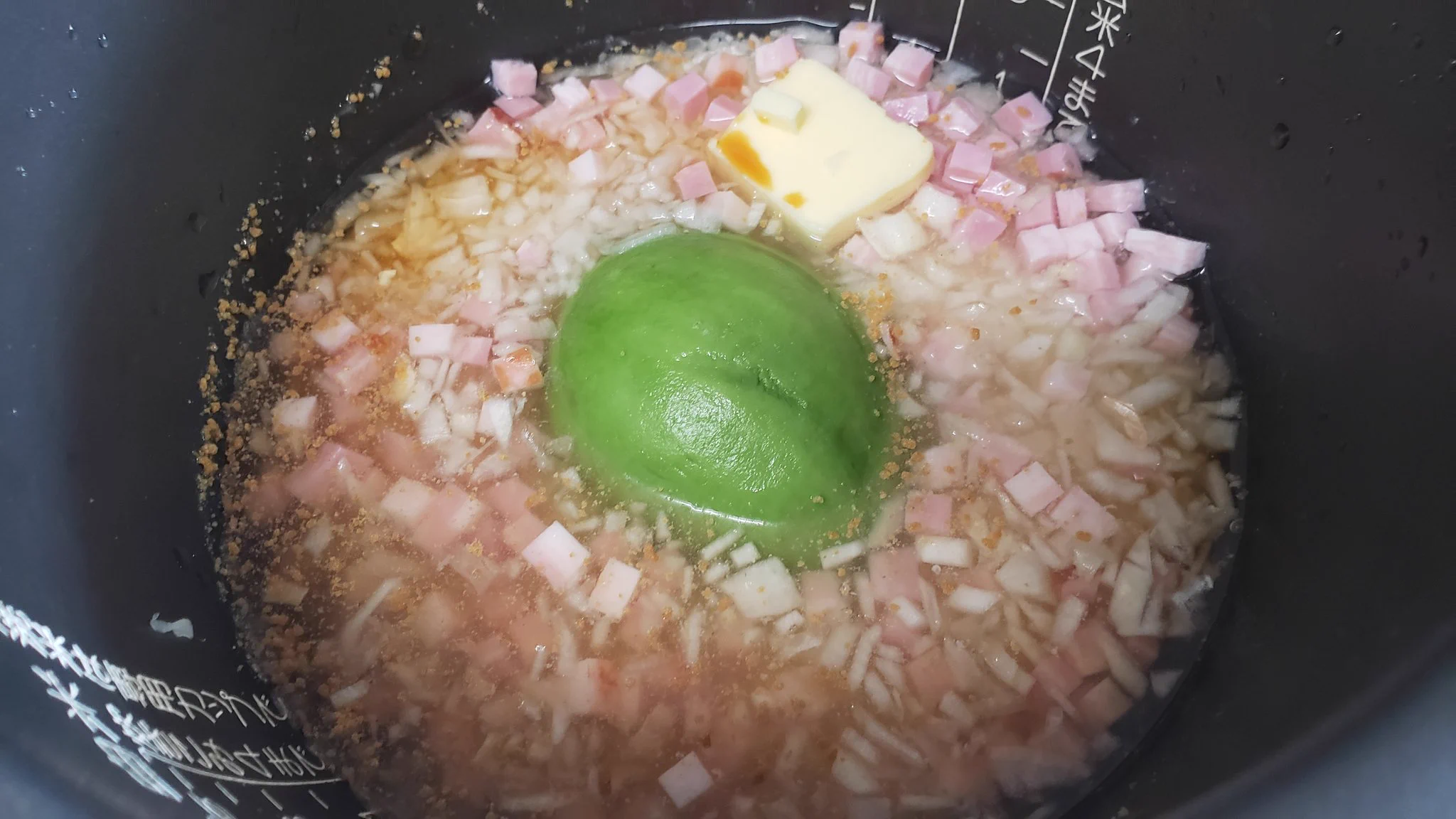 アボカドを使った炊飯器で作れる極上の一品！「アボカド炊き込みピラフ」のレシピ！