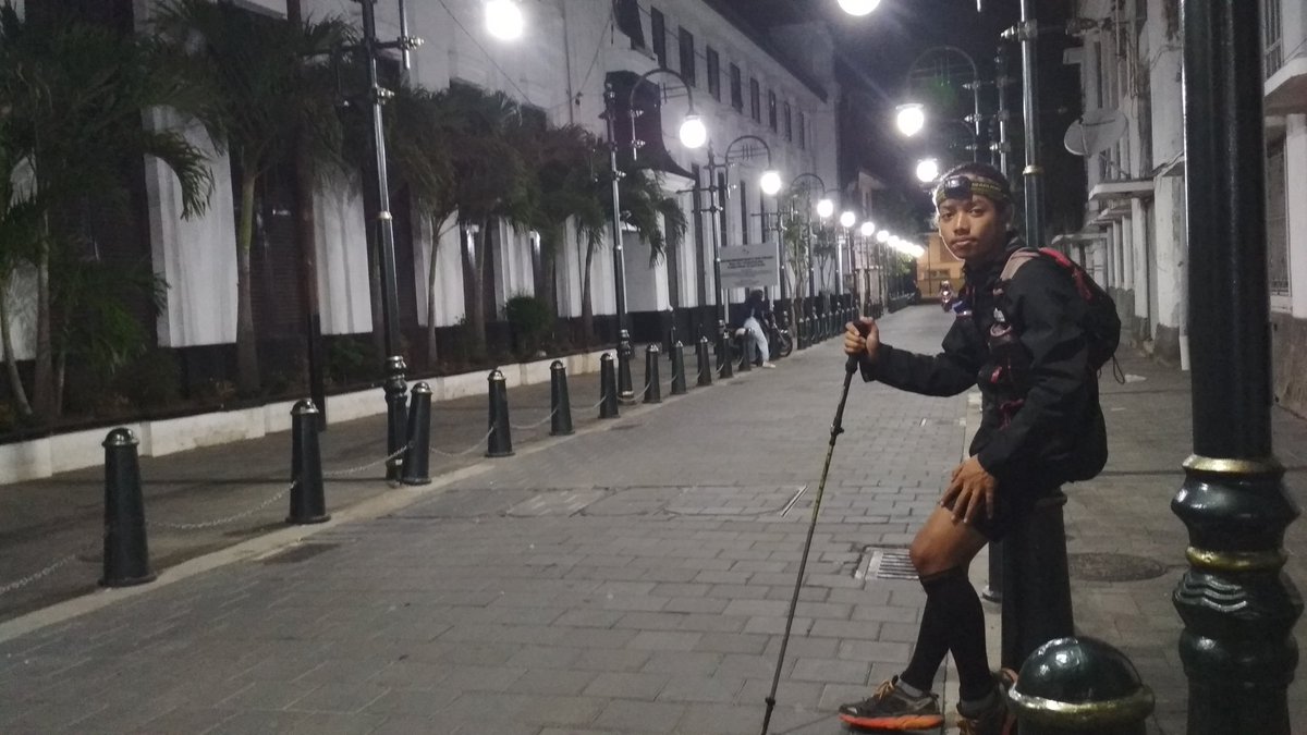 Drama di 100 km 
Mulai dari kaki yg ketarik di km 32,
Dengkul yg mulai kopong di km 84, beginilah lari tanpa tim support 😓 #ultramarathon
#trailrun
#ultratrail