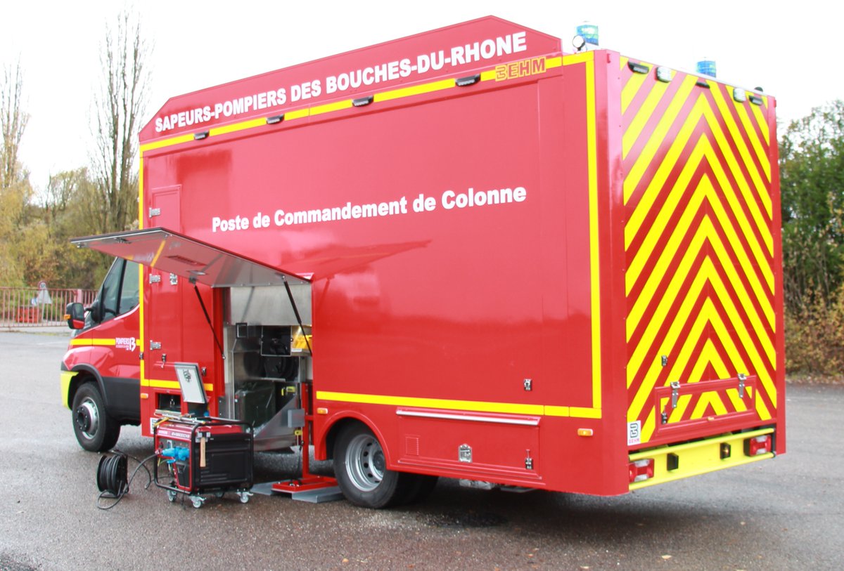 1er Véhicule poste de commandement de nouvelle génération d'une série de 7 pour les Sapeurs-Pompiers des Bouches du Rhône.
Réalisation sur châssis <a href="/IVECO/">IVECO</a> Daily 7T dans le cadre du référencement VI <a href="/ugap/">UGAP</a> 
Merci au <a href="/Pompiers_13/">Pompiers13</a>  pour leur confiance.