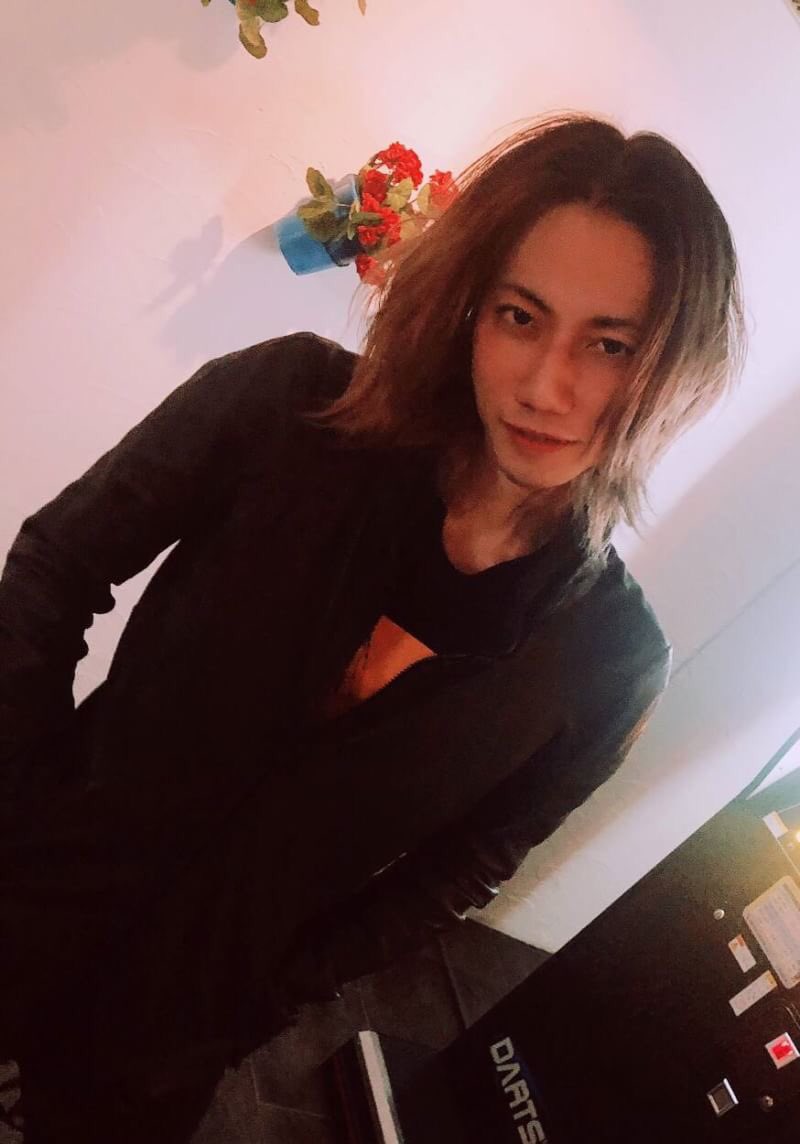 GOODTRIP0707's tweet photo. 今夜は【タモリ】出勤&amp;【ダーツ🎯投げ放題の日】

シュウゾーっ☆昨日は後祝いありがとうーっ😊
嬉しいではないかぁーっ☆
昨日はなんか色々詰め合わせで楽しかったな( ´ ▽ ` )笑笑
うん　毎日楽しい☆

さあて！
今夜も楽しくお待ちしておりまーすψ(｀∇´)ψ

最高の仲間と最高な毎日を☆ https://t.co/bNL7RQKWJU
