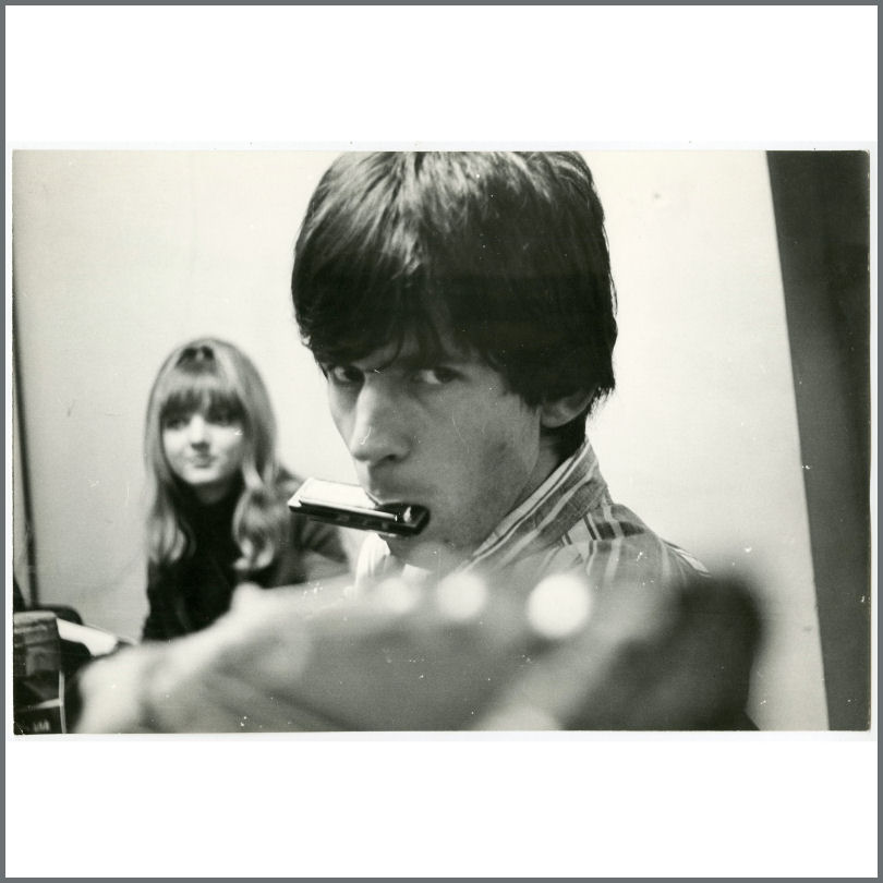 tracksltd's tweet photo. Happy Birthday Keith Richards! The Rolling Stones guitarist, secondary vocalist and co-songwriter turns 76 today! #Birthday #KeithRichards #TheRollingStones #RollingStones #Stones #MusicMemorabilia #Vintage #VintagePhotos #1960s #RockAndRoll https://t.co/LPpNSMxxKt