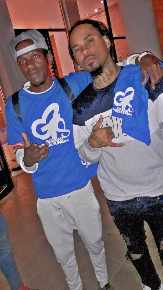 AdvisorySn's tweet photo. @Nga_reidals Relembrando #FilhoDasRuas2(Huambo2018)
Foi tanta Emoção q eu Tinha q Abraçar assim o #REI👑👑
#GFS❤❤ https://t.co/JTulpYmjsV