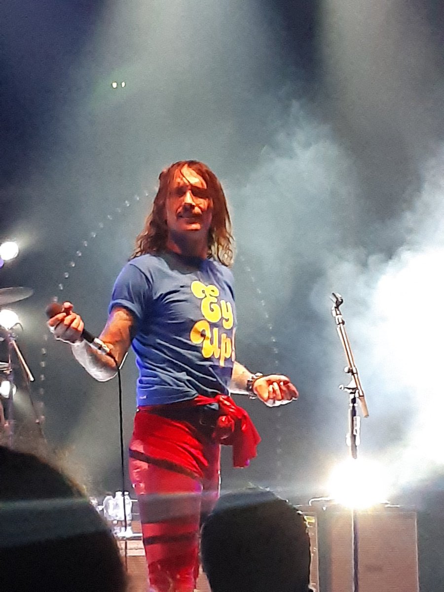 StuartMiles11's tweet photo. @thedarkness Rocked York last night. Good to see them again. 👍👍🤘 https://t.co/e7QwAptIKh