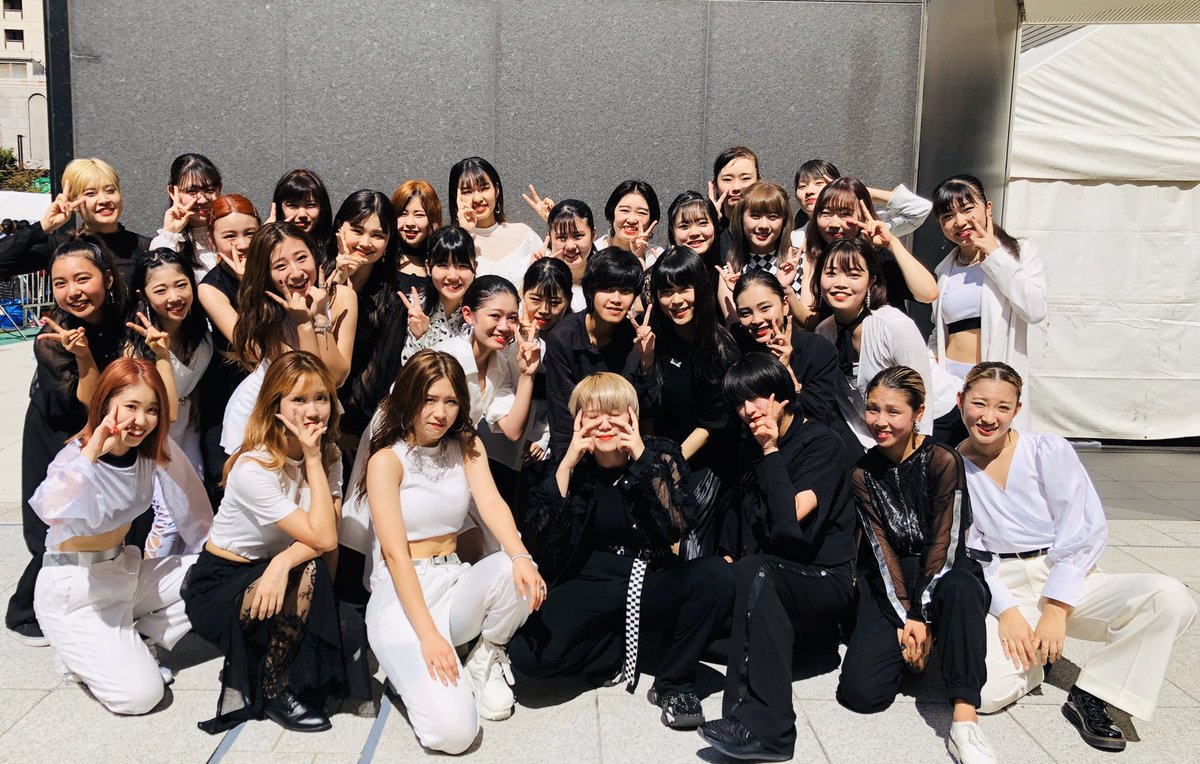 das_official_'s tweet photo. 12/23(月) に #福岡モーターショー に出演させて頂きます🚙

大阪からはあずき・ななみ・まあや
そして福岡のメンバーと一緒にパフォーマンスします🎤✨

時間🌹
①11:30〜12:00(予定)
②13:30〜14:00(予定)
場所🌹福岡国際会議場周辺メインステージ

ぜひ、お越し下さい💜

https://t.co/xnurgWt1mA https://t.co/PHMIGp9vBL