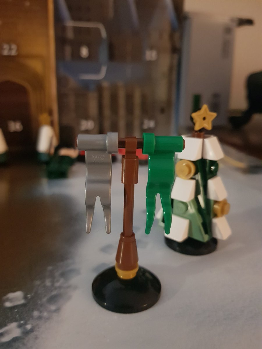 mrandmrsbrick's tweet photo. Days 9 ➡️ 12 of Mrs Brick's #legoadventcalendar.
.
#stillwaitingformyletter #lego #adventcalendar #Christmas #legoharrypotter #75964 #NevertoooldforLego #afol #itsthemostwonderfultimeoftheyear #minfig #minifigures #HarryPotter https://t.co/d6Ow1Xqo5T