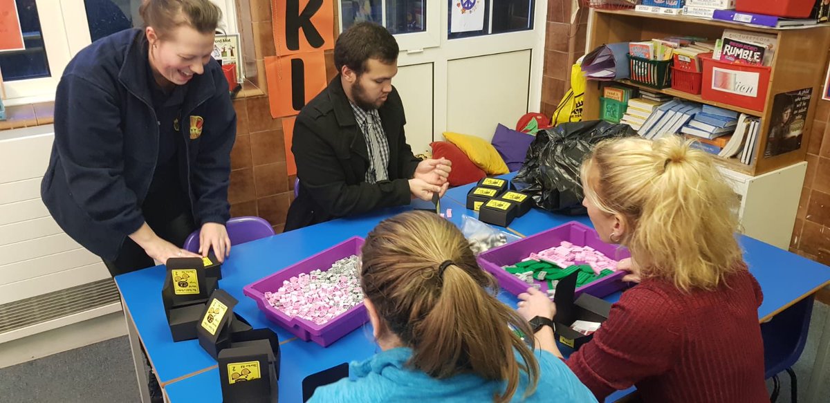 BYTProject's tweet image. They’re ready to go! 1500 Lego starter kits all done in time for #Christmas🎄 Thanks to our amazing team 👏🏻 Find out more gofundme.com/f/039build-a-b… @gofundme @GoFundMeUK @LEGO_Group #buildabetterworld #bytproject