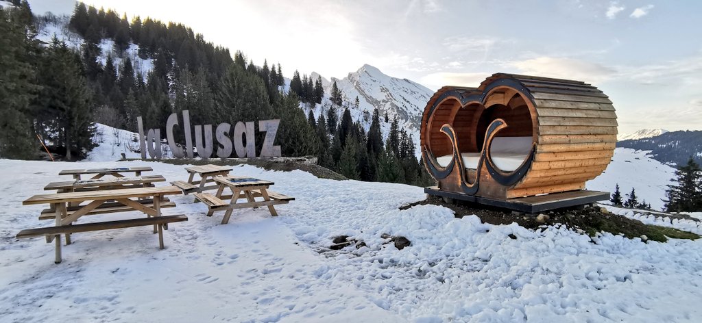 Sand_Audrain's tweet photo. 🎬 C'est parti pour vivre le #GirlPowder ⛷️ 🏂🏿 sur les pistes enneigées de @LaClusaz ❄️

Ce matin l'équipe de #VoyonsVoir rencontre les soeurs Hallant, enfants du pays, championnes et monitrices passionnée à @esf_officiel ✨❄️🏆

#laclusaz #FrenchAlps #france #auvergnerhonealpes https://t.co/Ud8ugrg9Ub