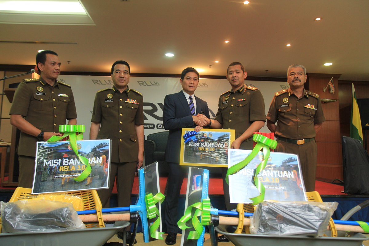 Mengiringi YBhg. KP, Tuan <a href="/zulkifliabidin/">Zul Abidin</a> sempena Majlis Perasmian MISI BANTUAN RELA 3.0 petang ini di IPRM. <a href="/KDNPUTRAJAYA/">KDN🇲🇾</a> <a href="/JamilRakon/">Jamil Rakon</a> <a href="/relamalaysia/">relamalaysia</a> <a href="/RazibSRBrians/">R-jib</a> #setiaberbakti