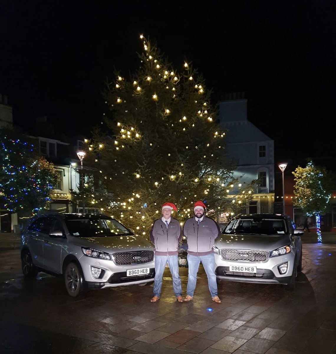 Nollaig Chridheil agus Bliadhna Mhath Ur nuair a thig i ❤️ Merry Christmas and Happy New Year to all of our wonderful clients. We are excited to see what 2020 brings. We would be delighted if it brought you to our beautiful coast and waters ❤️ <a href="/VisitScotland/">VisitScotland</a> <a href="/OuterHebs/">Visit Outer Hebrides</a> #YCW2020