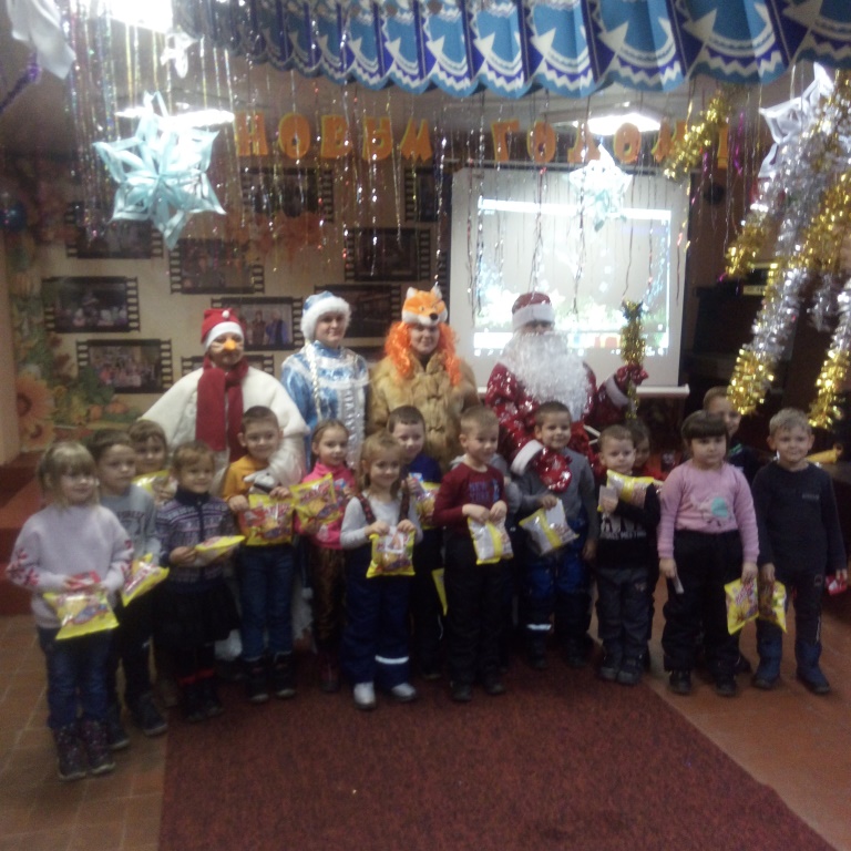 18.12.2019г. состоялся новогодний утренник "Чудеса у новогодней ёлки" для д/с "Рябинка"