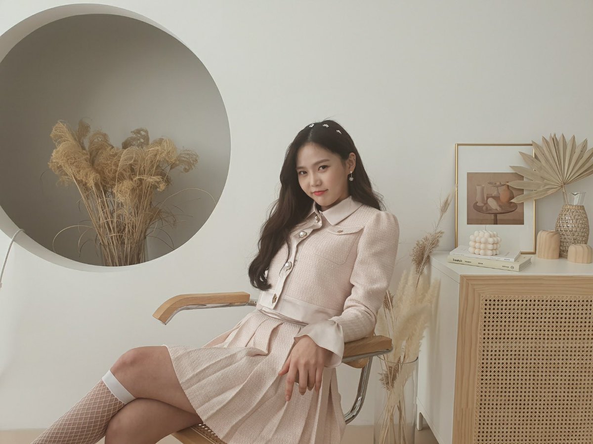 OHMYGIRL_offcl's tweet photo. [#OHMYAir] 캔디 효정이가 팔로우미에 떴습니다💕 잠시 후 7시, 'FashionN 팔로우미 12' 본방사수!

#오마이걸 #OHMYGIRL #OMG #효정 https://t.co/33FyBY4hcp