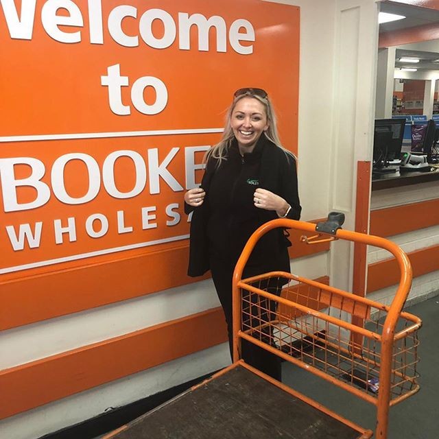 BookerCatering's tweet image. Thank you for visiting! 

#greenersolutions popped in to our Sidcup branch to pick up some essential office supplies ✏️ 

Is Sidcup your local Booker? If so, what did you last purchase here? Let us know in the comments below! 👇