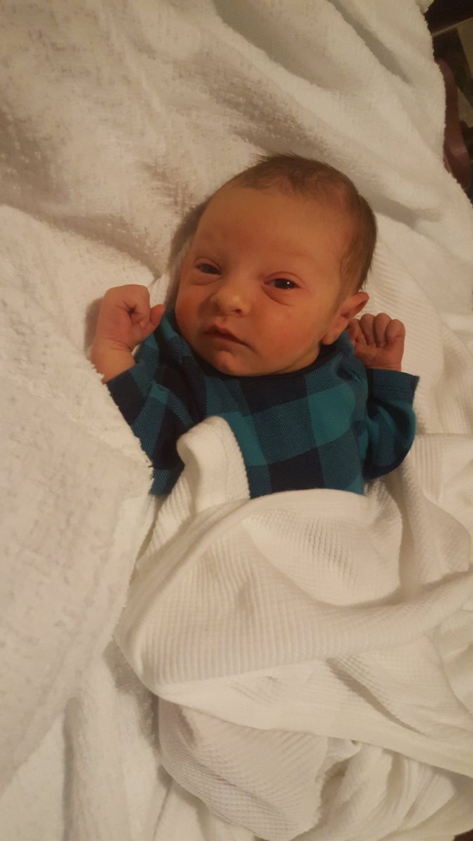 aenjjy's tweet photo. Tbt when my toddler was 2 days old
#momlife #littlesquish https://t.co/aDlw4VzekC